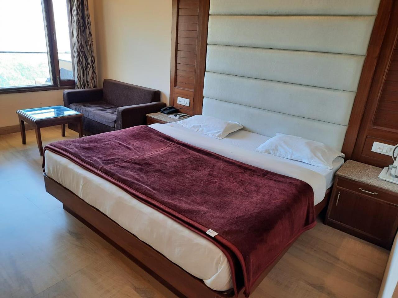 Basera Hotel ムスーリー エクステリア 写真