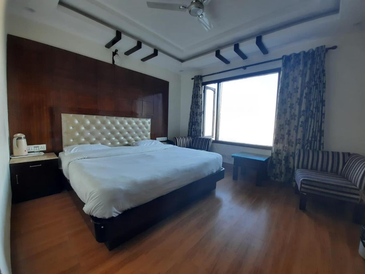 Basera Hotel ムスーリー エクステリア 写真