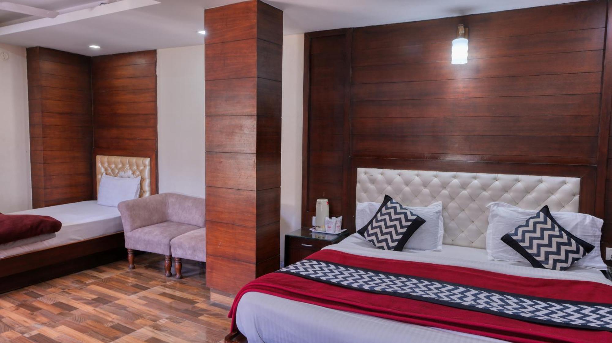 Basera Hotel ムスーリー エクステリア 写真