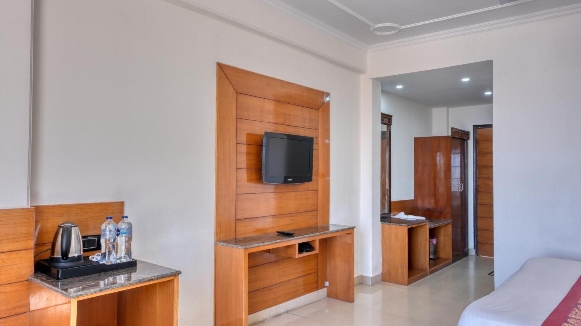 Basera Hotel ムスーリー エクステリア 写真