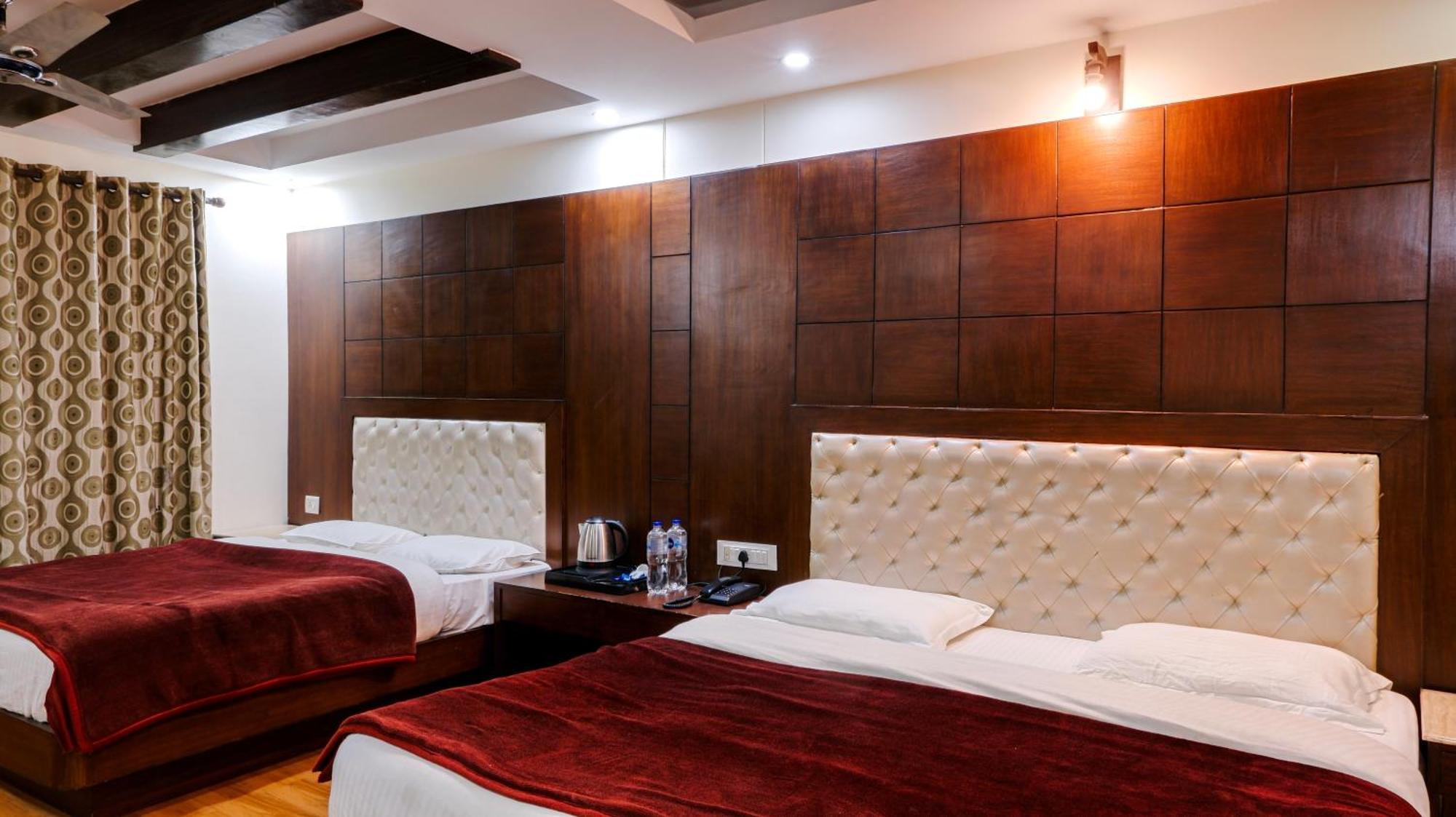 Basera Hotel ムスーリー エクステリア 写真